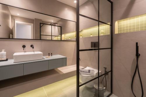 LIV - Spacious Flat for Friends & Family