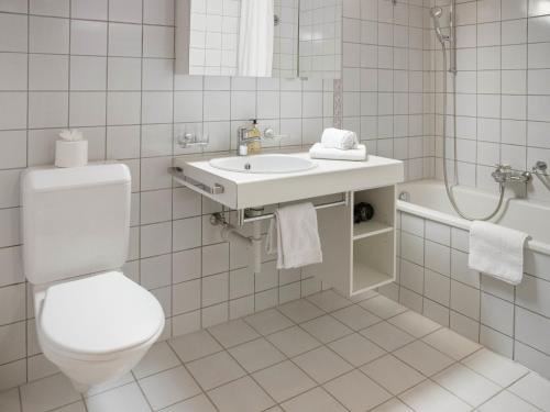 Un baño de Apartment Chalet Abendrot apARTments-17 by Interhome