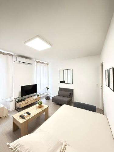 Cocon Marseillais, Centre-Ville, Vieux-Port - Rue Paradis, Rénové, Climatisé, 2pers