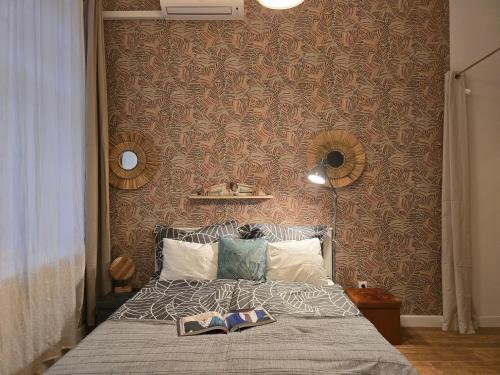 Quiet Apartment 2BR, 2BA, AC &Central Gem Free Parking