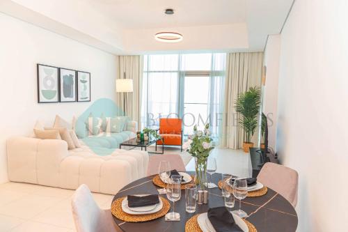Posezení v ubytování Bloomfields Modern 1br In Thalassa Beach Front