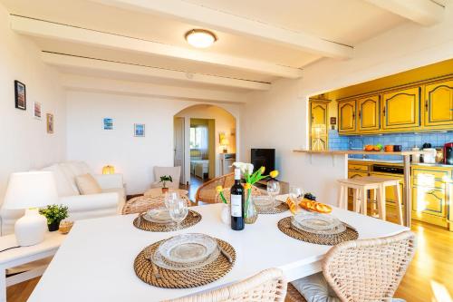 LE JARDIN BLEU AP4388 By Riviera Holiday Homes