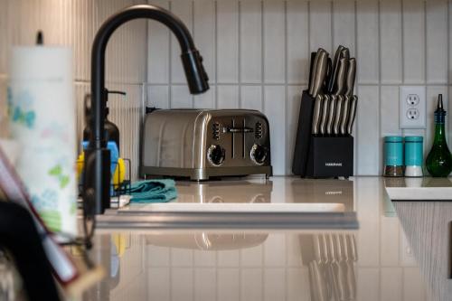 Dapur atau dapur kecil di Eden Escape at the Pointe Pt A103