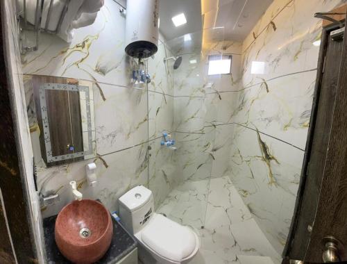 Ένα μπάνιο στο Shri Radhey Krishna Home Stay