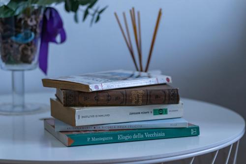 Perpustakaan di apartmen