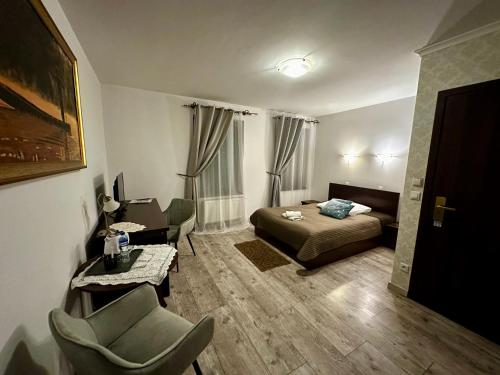 Dworek Złoty Róg Hotel i Restauracja