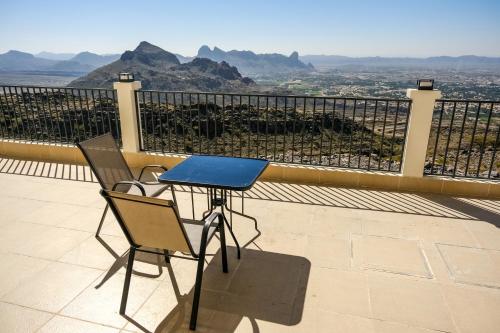 Vue générale sur la montagne ou vue sur la montagne depuis la maison d'hôtes
