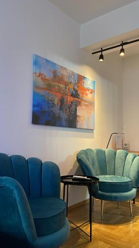 New Luminious Apartment-FREE PRIVATE PARKING, self check-in