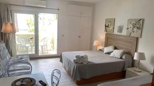 Sunny Apartment at Benal Beach Resort 4 Pools, Water Slides Steps from Beach