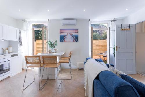 Leandre Sardou by Halldis