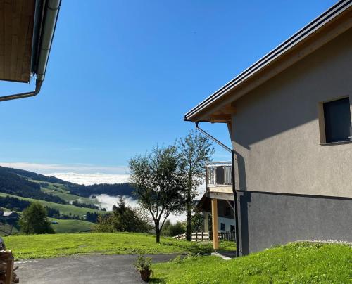 a house with a view of the mountains at Gasthof Messnerwirt, Diex in Diex
