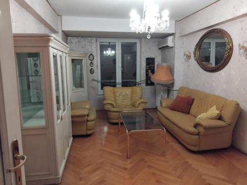 Χώρος καθιστικού στο 2 bedroom 1 living room apartment in Old Town