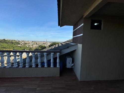 Un balcón o terraza de Ático com Ar Condicionado Q e F