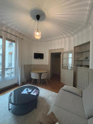 Appartement Élégant et Spacieux dans le 8ème