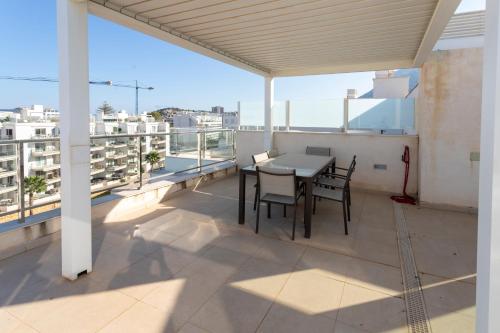 Marina Real II Atico by BookinDenia