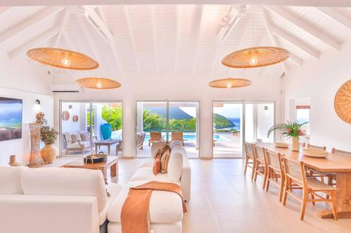 Villa Lily Blue Spacious and Elegant Heated Pool Sea View 4 Bedrooms