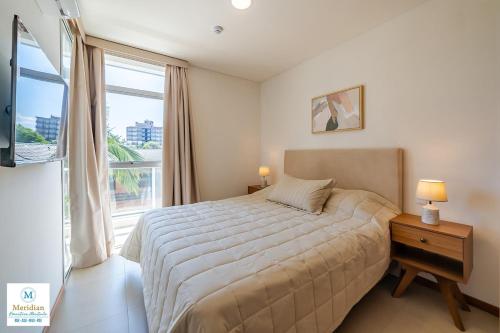 206 Emerald! Boutique Building - Walk to the Shopping del Sol!