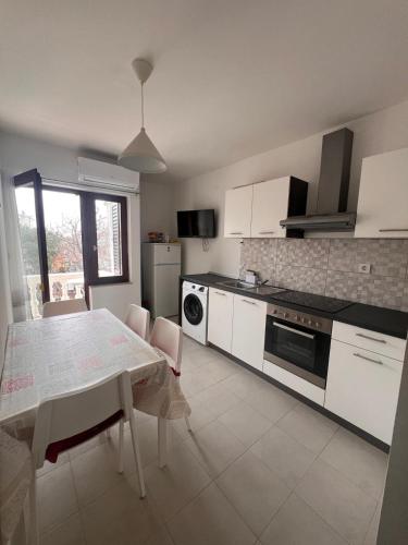 Sea Breeze Apartment