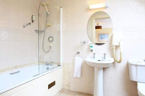 Salle de bains dans l'établissement O'Donnabhain's