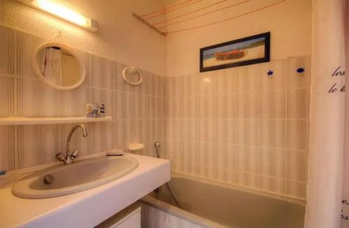 Bilik mandi di Studio accueillant à San-Nicolao avec vue mer, 27 m²