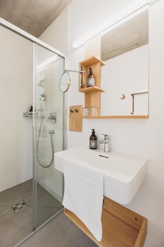 Un baño de biYou Ecoquartier in den Bergen