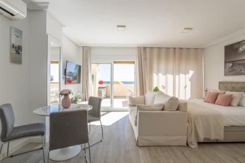 Romana Playa studio - beachfront complex Elviria