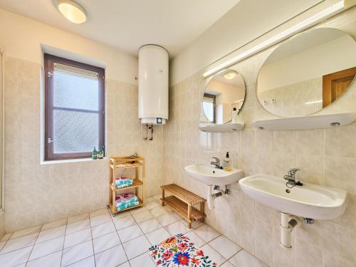 Koupelna v ubytování Holiday Home Stárkov by Interhome
