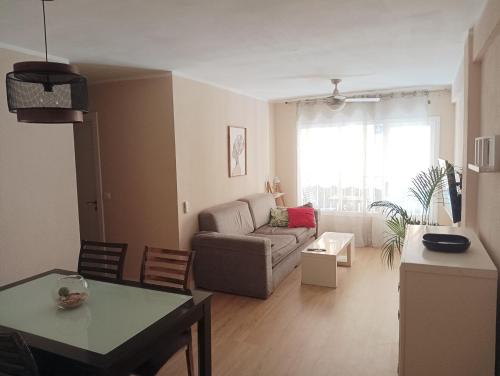 Habitaciones en Apartamento compartido DELICIAS ROOM Cerca del Mar, Aeropuerto, Ave y Metro Shared Apartment
