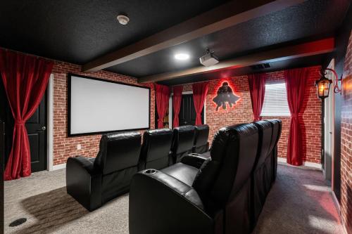Upstay 9BR Villa w Pool & Cinema - Epic Universe photo 24