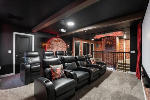 Upstay 9BR Villa w Pool & Cinema - Epic Universe photo 25