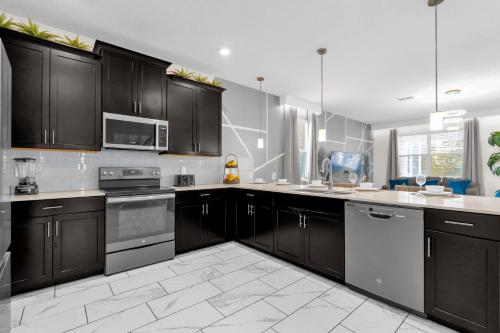 Upstay 9BR Villa w Pool & Cinema - Epic Universe photo 29