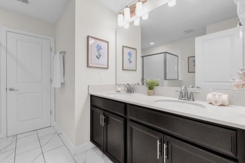 Upstay 9BR Villa w Pool & Cinema - Epic Universe photo 43