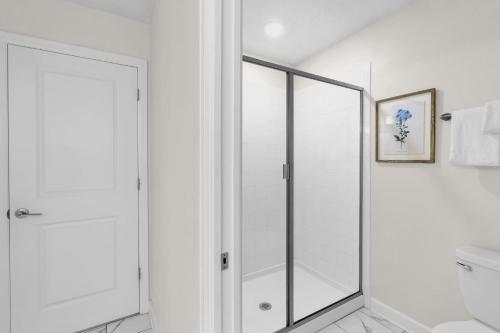 Upstay 9BR Villa w Pool & Cinema - Epic Universe photo 50