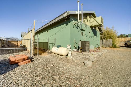 Gambar di galeri bagi Mtn-View Home with Fenced Backyard in Rimrock! di Lake Montezuma