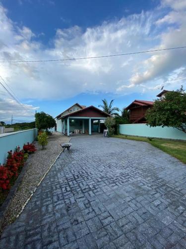 Το κτήριο όπου στεγάζεται  η παραθεριστική κατοικία