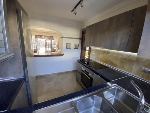 Traumvilla mit Pool & Meerblick