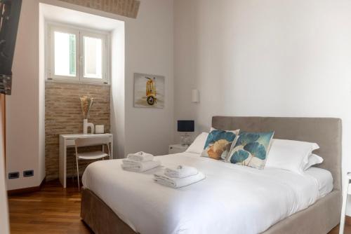 Colosseum superior suites byLZluxuryproperties