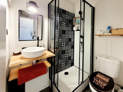Studio rénové en bord de mer à Canet, proche commodités, idéal pour 3 personnes