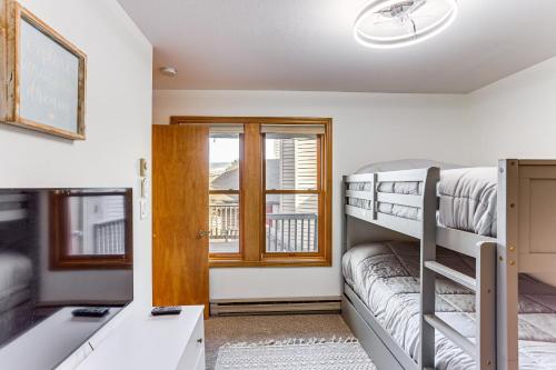 Katil atau katil-katil dalam bilik di 2 Mi to Dtwn Durango Family Resort Retreat!