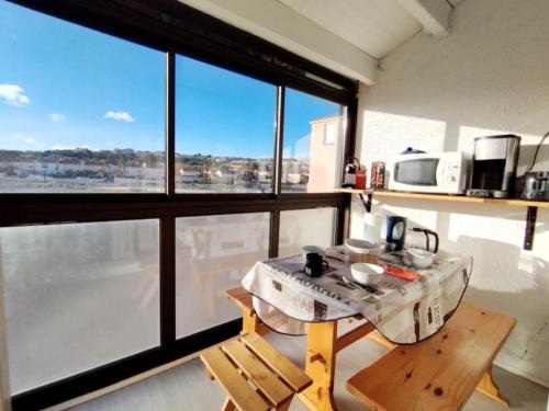 Appartement T2 Mezzanine - Front de mer - Parking privé - 4 personnes - St-Pierre-la-Mer - FR-1-795-51