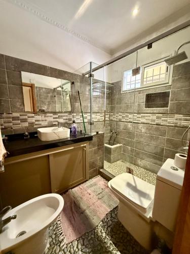 Un baño de Chambre privée vue sur jardin