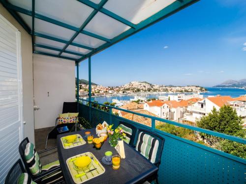 Apartment Radovan - One-Bedroom Apartment with Balcony and Sea View