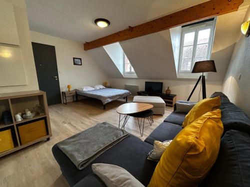 Studio à 200m des thermes avec piscine, parking et WiFi - FR-1-541-112