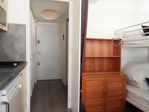 Photo de la galerie de l'établissement Studio 4 pers au pied des pistes Isola 2000 - FR-1-292-223, à Isola