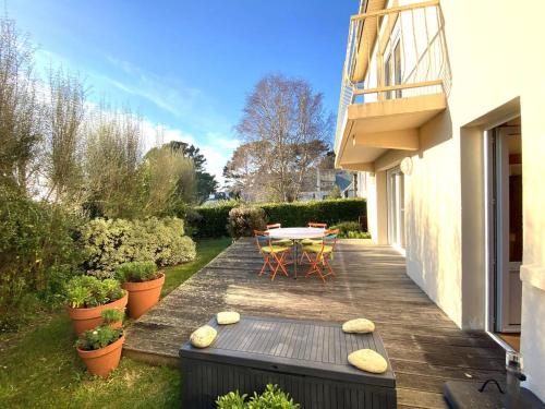 Maison moderne à deux pas de la plage avec jardin et parking à Trégastel - FR-1-368-451