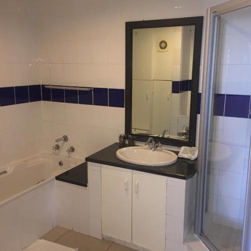 Un baño de Grange Gardens Hotel