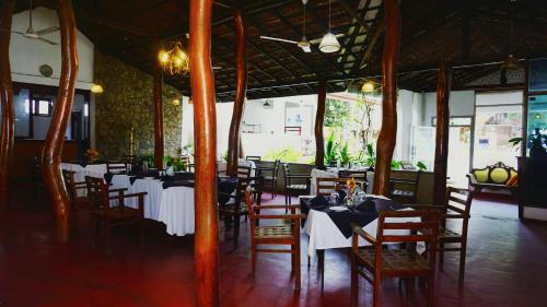 Restoran atau tempat lain untuk makan di Habarana INN