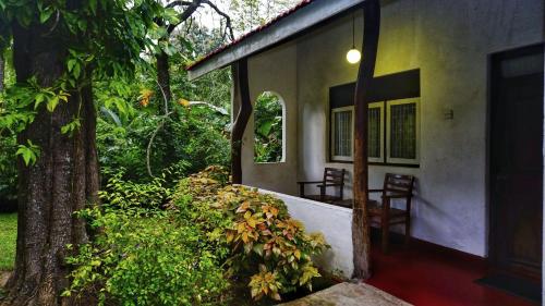 Taman di luar Habarana INN