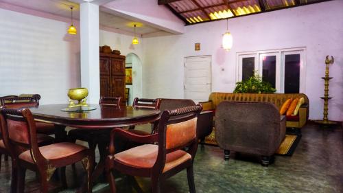Ruang duduk di Habarana INN