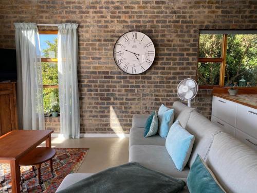 Χώρος καθιστικού στο Sunset Loft Retreat